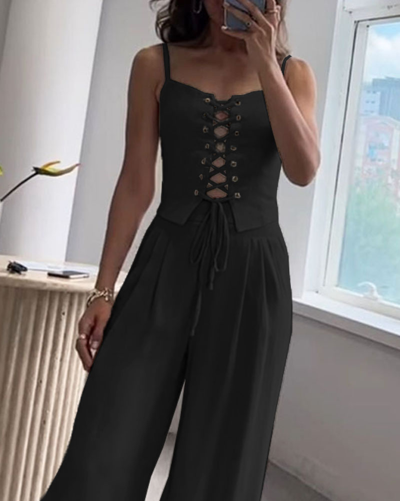 De Zivva Lace-Up Two-Piece Set